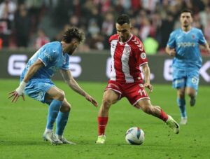 Samsunspor’da Emre Kılınç’ın sözleşmesi uzatıldı