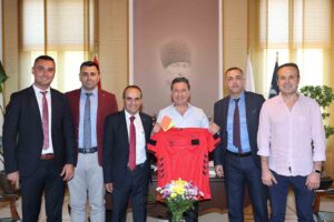 Türkiye Faal Futbol Hakemleri ve Gözlemcileri Derneği’nden Başkan Aras’a ziyaret