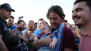 Erzurum’da taraftardan Trabzonspor’a sevgi seli