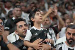 UEFA Avrupa Ligi: Beşiktaş: 2 - Shakhtar Donetsk: 4 (Maç sonucu)