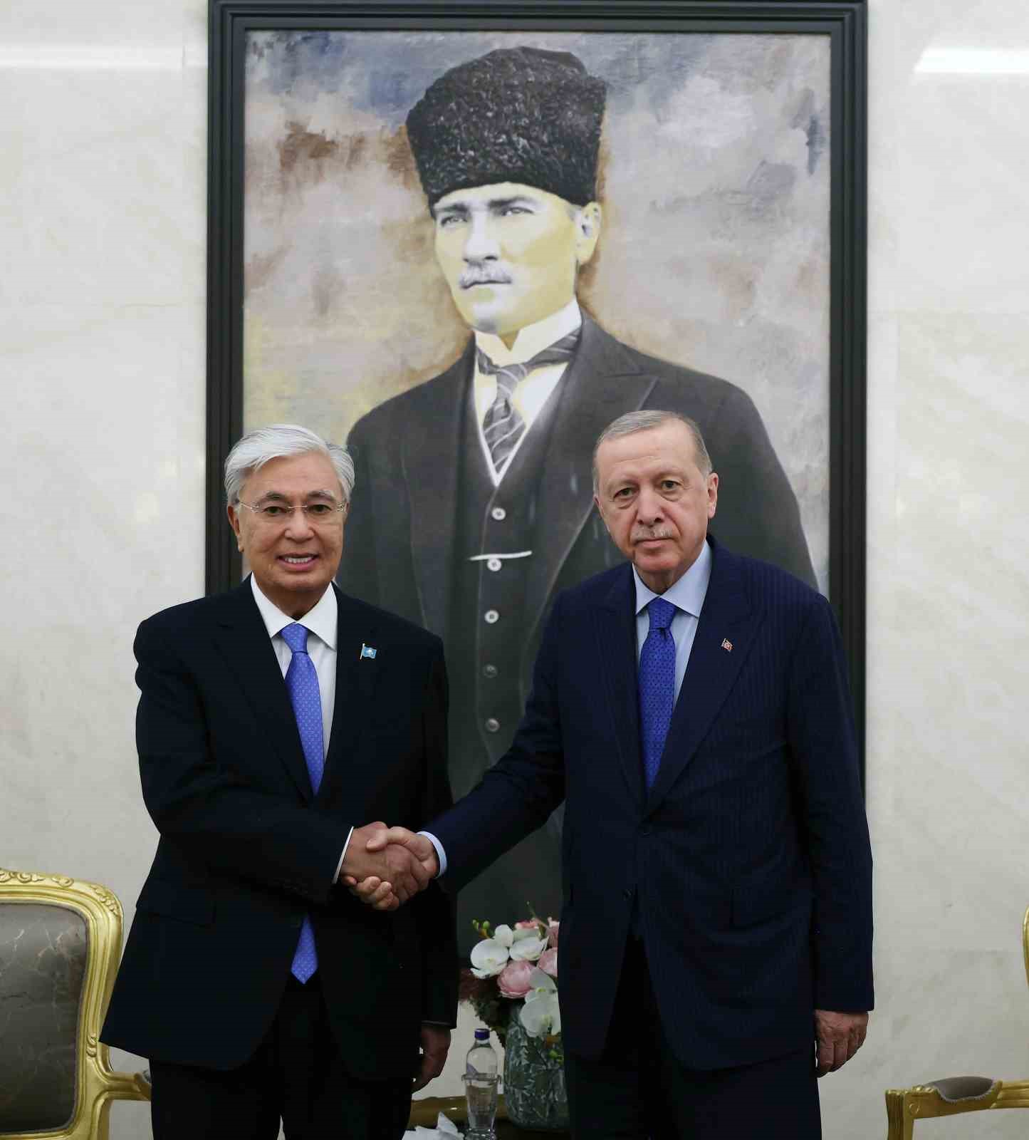 Cumhurbaşkanı Erdoğan, Kazakistan Cumhurbaşkanı Tokayev’i törenle karşıladı