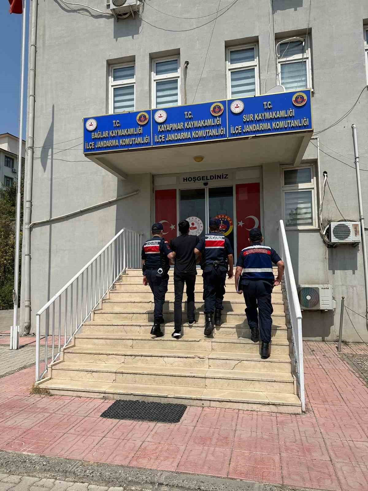 Diyarbakır’da firari 2 hükümlü yakalandı