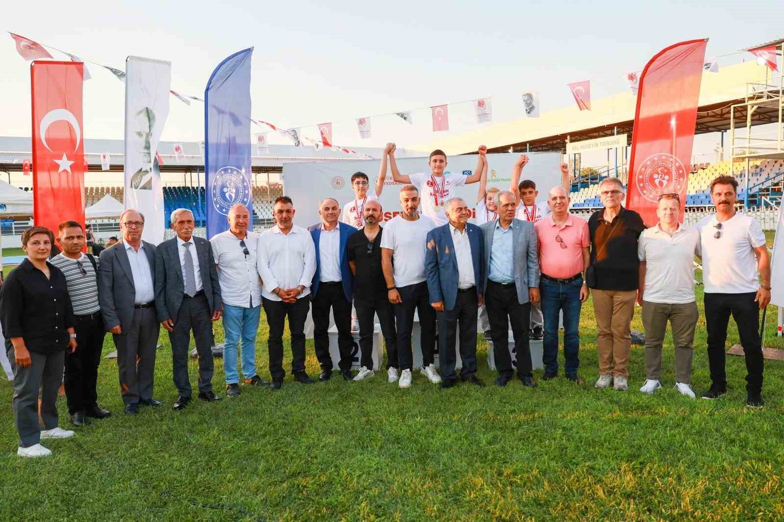 Tekvando kulüplerarası minikler turnuvası başladı