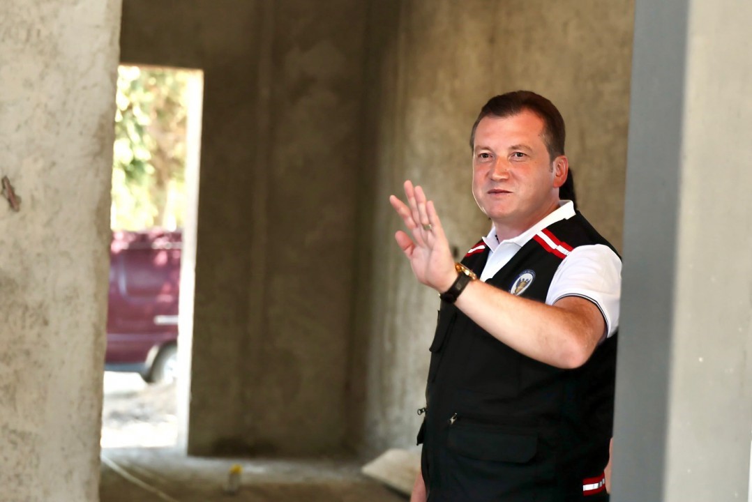 Başkan Balcıoğlu, Çeltik’teki sosyal tesis projesini yerinde inceledi