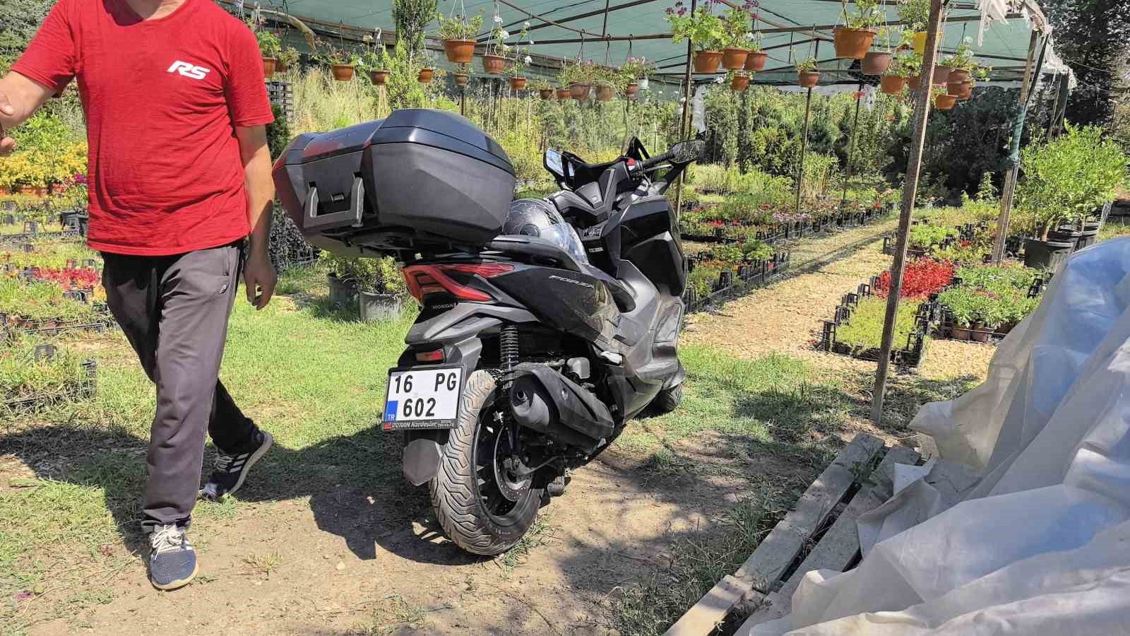 Köpeğe çarpan motosikletli yaralandı
