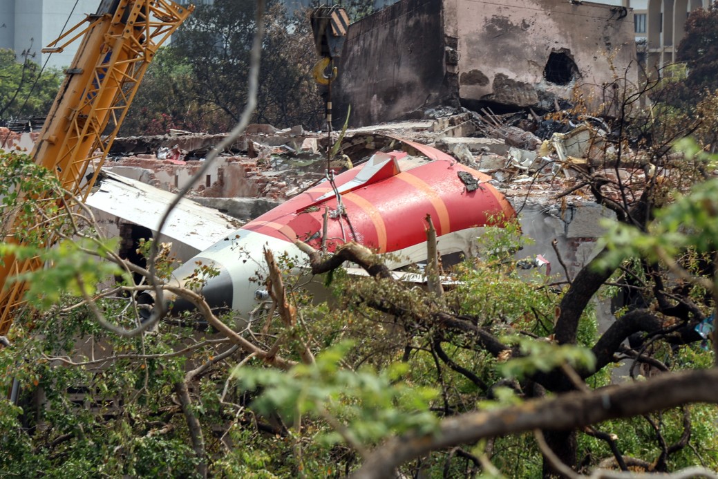 Hindistan'da 270 kişinin öldüğü Air India uçak kazasında ön rapor tamamlandı