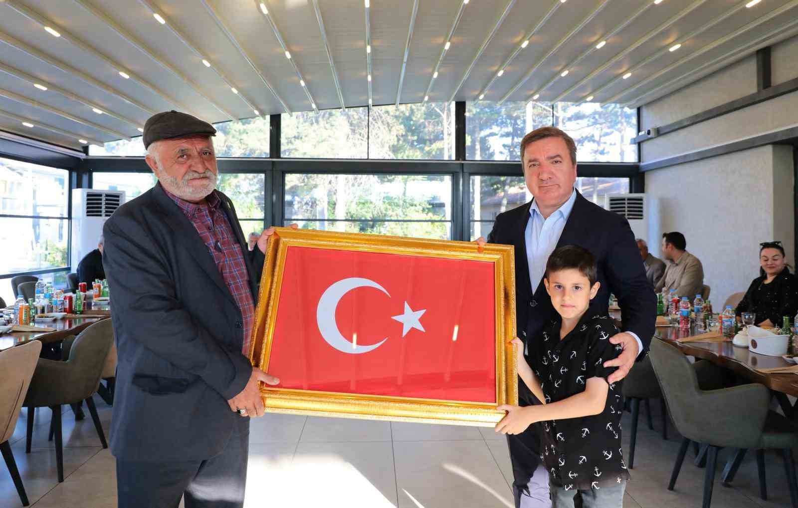 Erzincan’da şehit yakınları ile gazi ve ailelerinin onuruna yemek