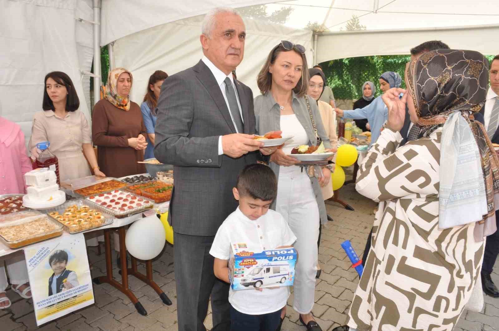 Muş Adliyesinde Miraç Ali için umut standı kuruldu