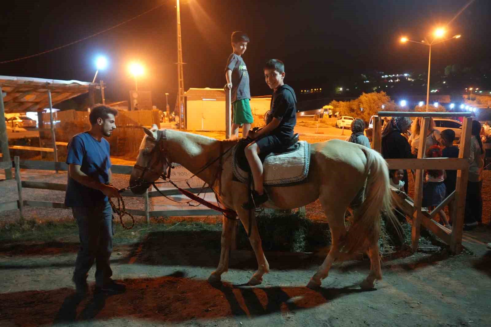 Muş’ta geleneksel atlı sporlara ilgi artıyor