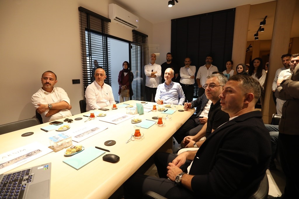 İnegöl’deki dev kentsel dönüşümün örnek dairesi görücüye çıktı