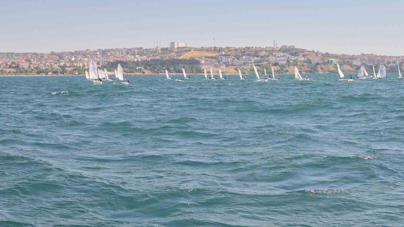 Tekirdağ’da 15 Temmuz Demokrasi ve Milli Birlik Günü yelken yarışları