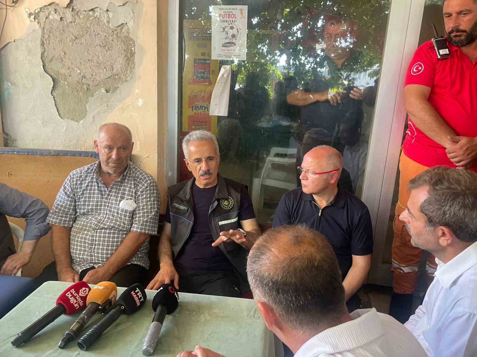 Bakan Uraloğlu, Karahıdır ve İğdir Mahallesi’ni ziyaret etti