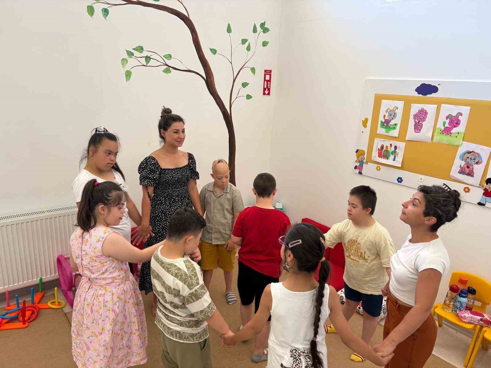 Odunpazarı Belediyesi’nden engelli bireylere drama atölyesi