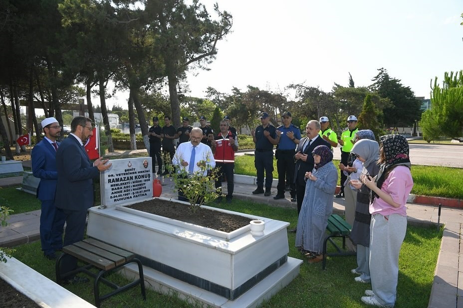 Vali Ustaoğlu’ndan 15 Temmuz şehidinin ailesine ziyaret