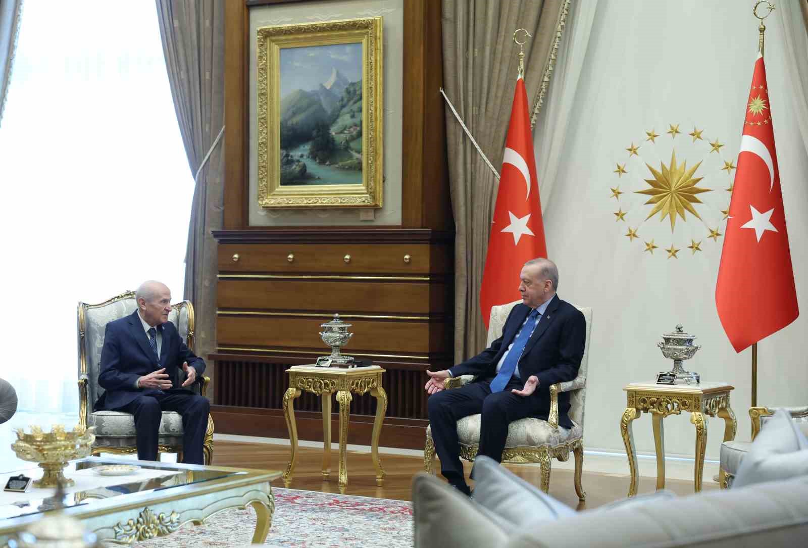 Cumhurbaşkanı Erdoğan, MHP Lideri Bahçeli ile Beştepe’de bir araya geldi.