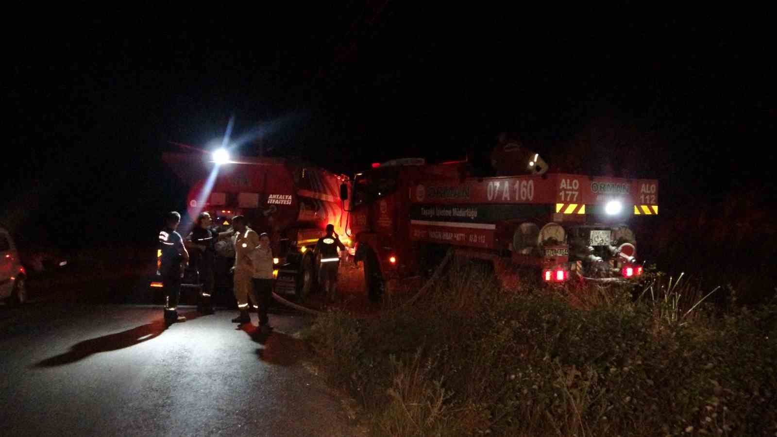 Manavgat’taki yangında 8 dönümlük tarım arazisi zarar gördü