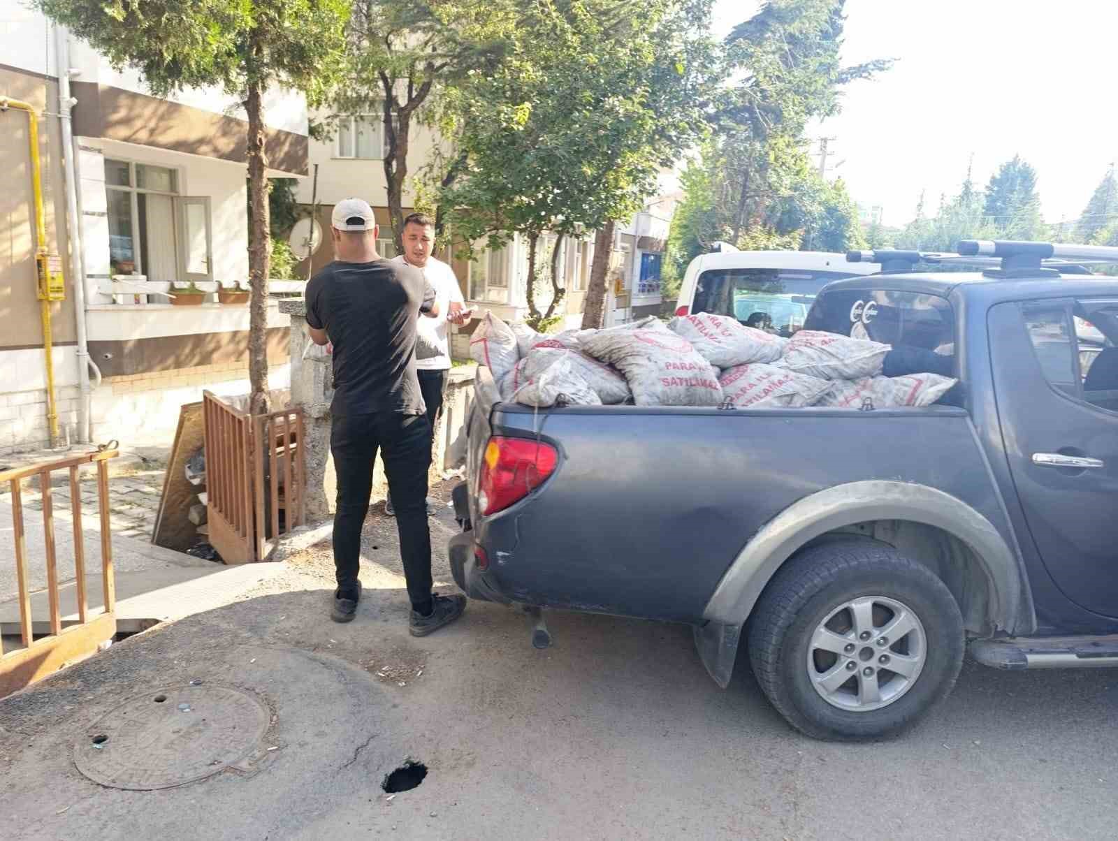 Beypazarı’nda dar gelirli ailelere kömür yardımı