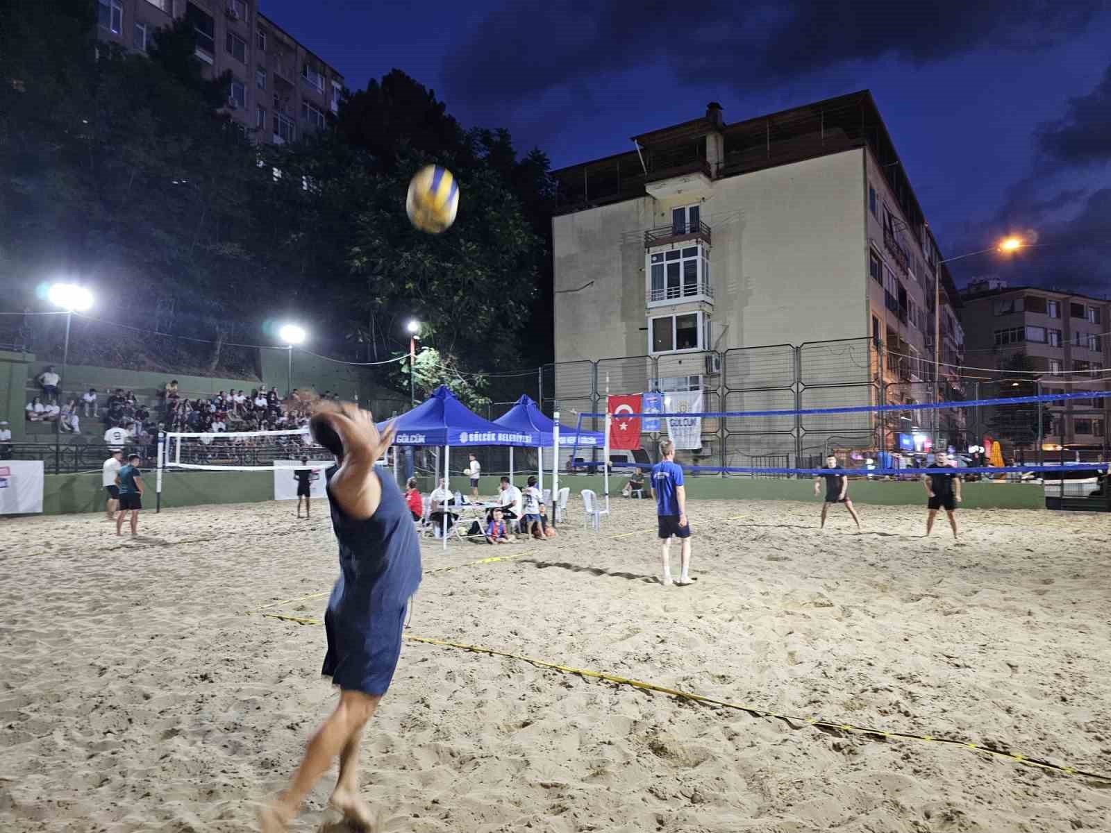 Gölcük’te her yıl şenliğe dönüşen turnuva başladı