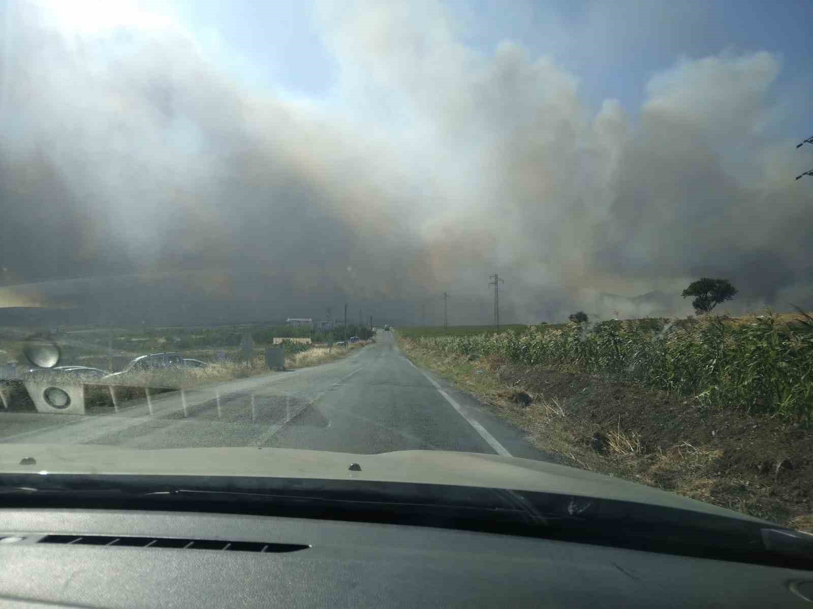Tekirdağ Şarköy’deki orman yangınına havadan ve karadan müdahale sürüyor