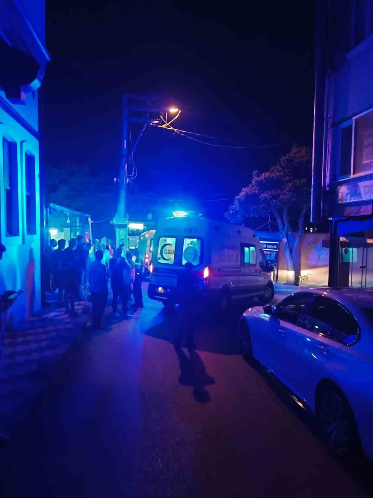 Bursa’da kavgada önce silahlar, sonra bıçaklar çekildi: 2 yaralı