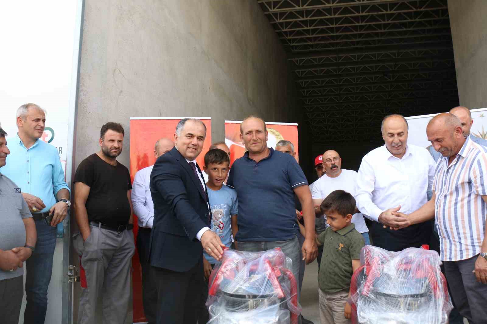 Çorum’da mobil süt sağım makinesi dağıtıldı