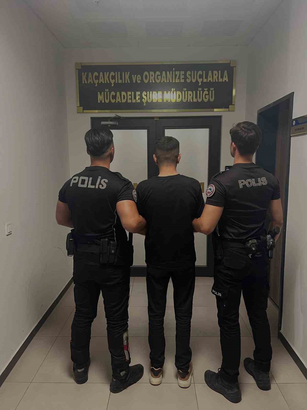 Kocaeli’de bin 500 paket bandrolsüz sigara ele geçirildi