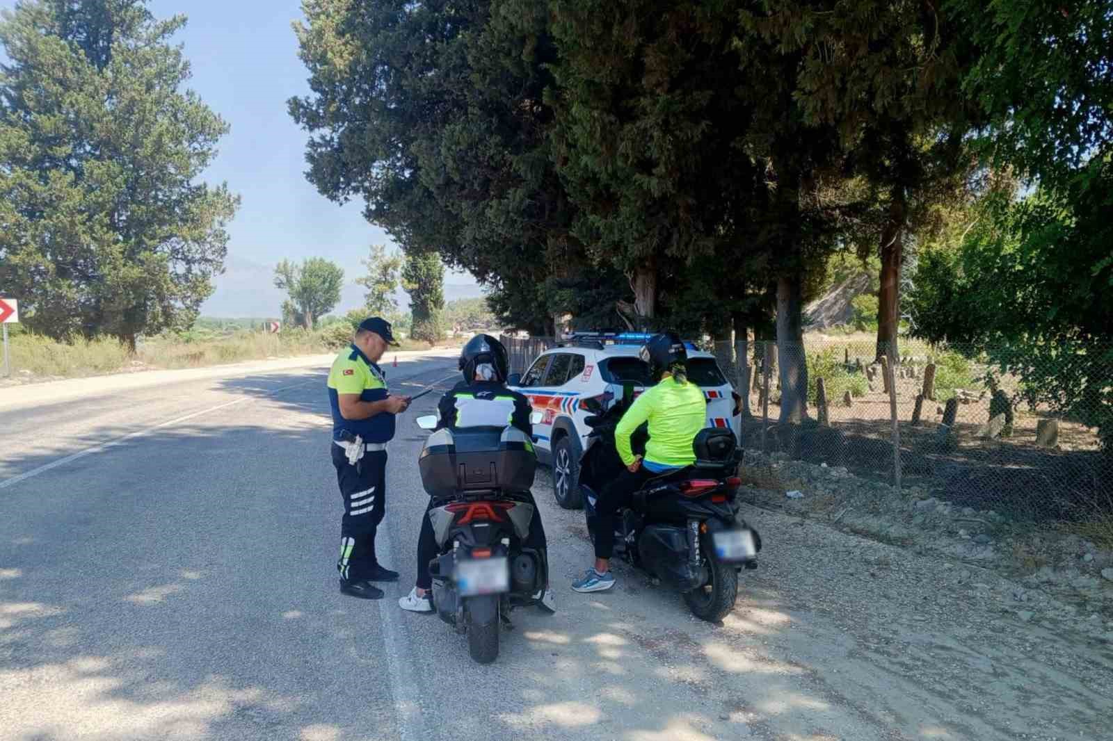 Antalya’da şok motosiklet denetiminde 3 bin 655 araç kontrol edildi