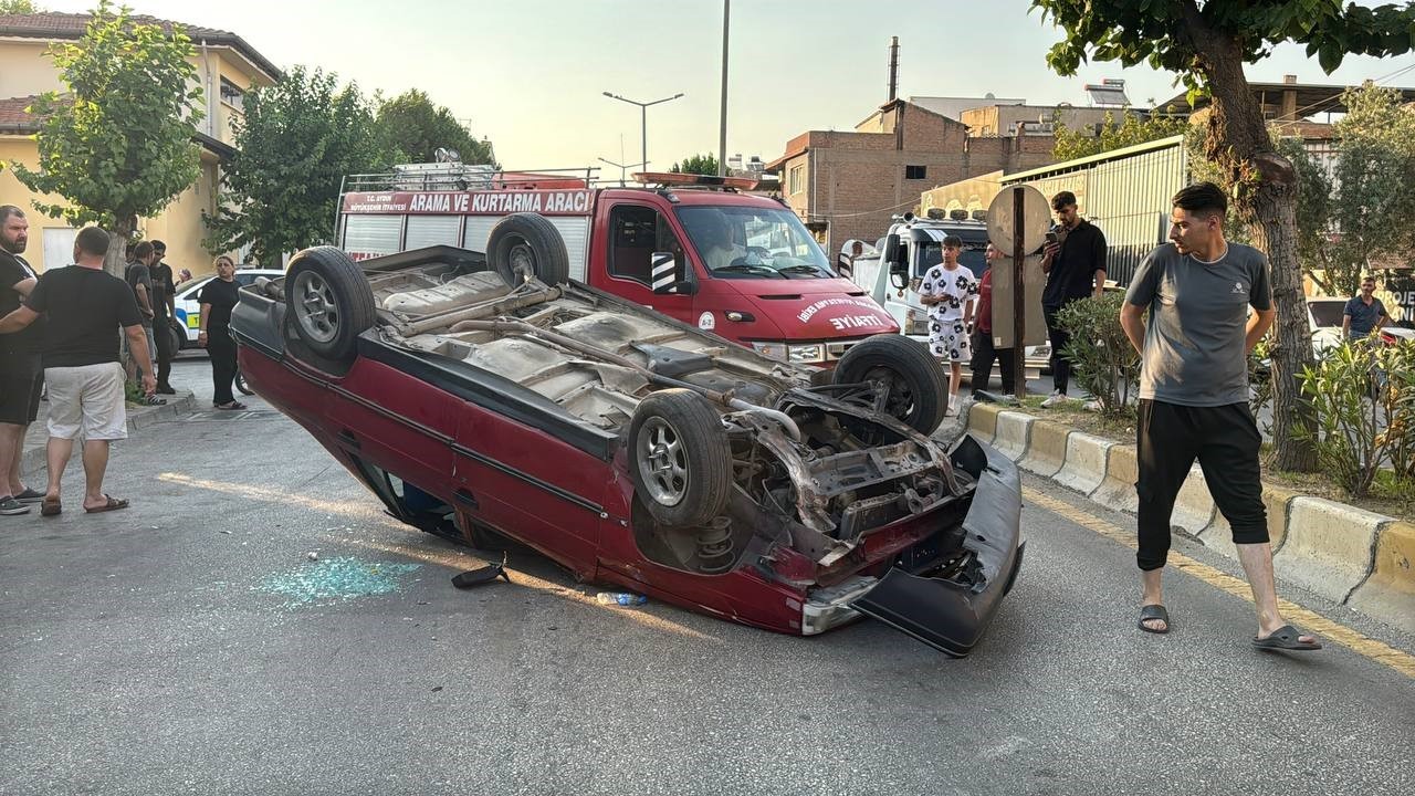 Aydın’da 15 yaşındaki gencin kullandığı otomobil takla attı