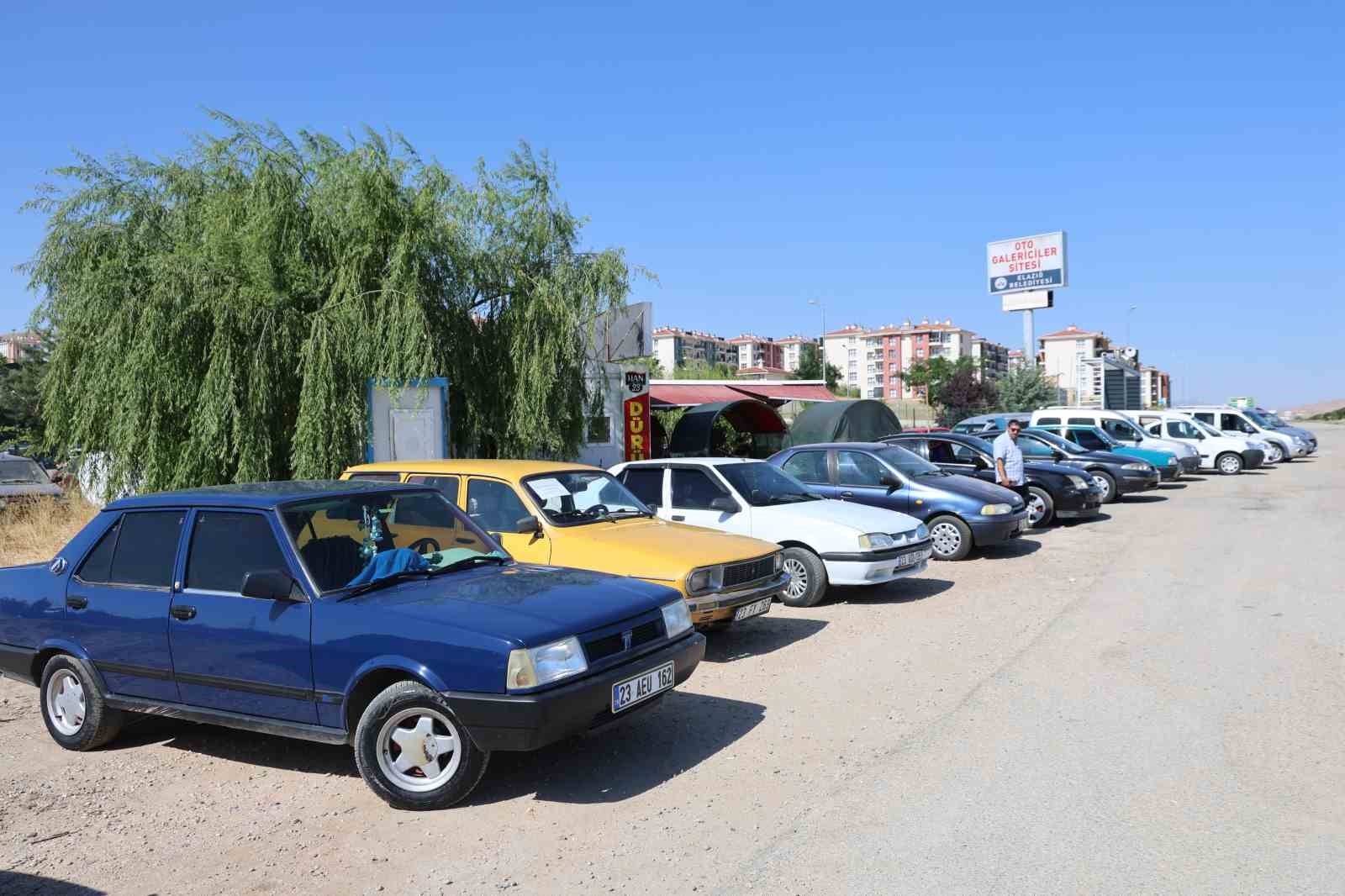 Elazığ ikinci el oto pazarında araç çok, alıcı yok