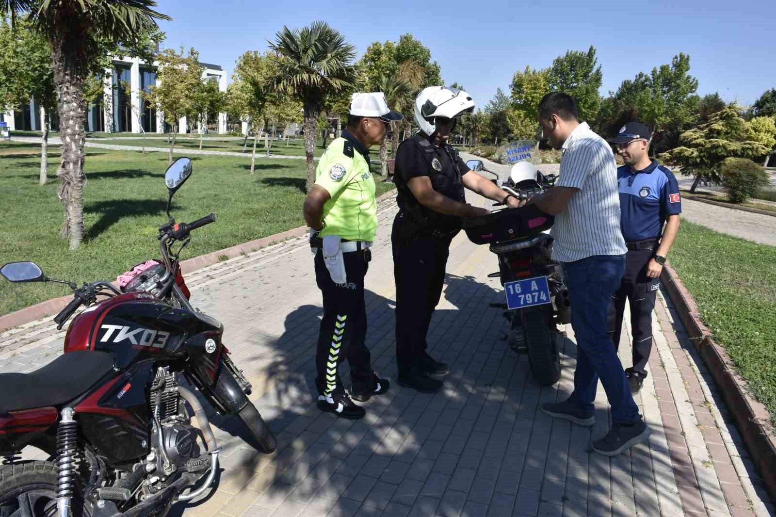 Karacabey Belediyesi’nden parklarda güvenlik ve huzur adımı
