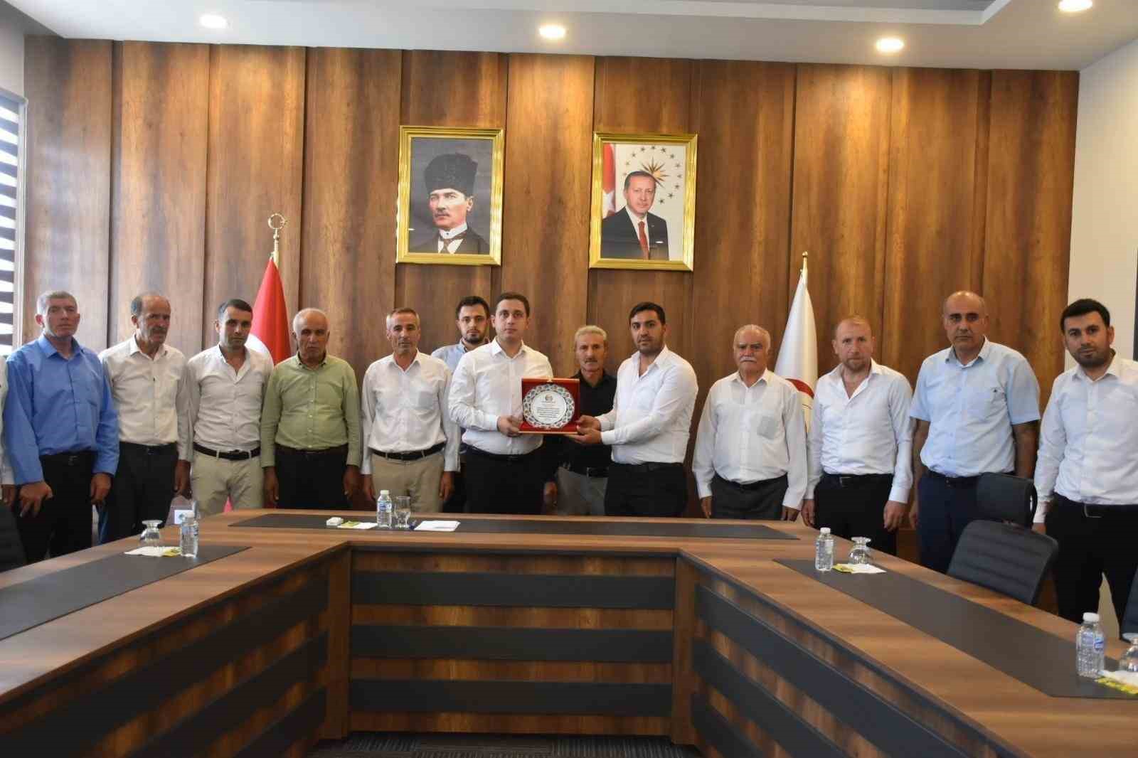 Sason’da kırsalda yürütülen yoğun çalışmalar köy muhtarlarının takdirini topladı