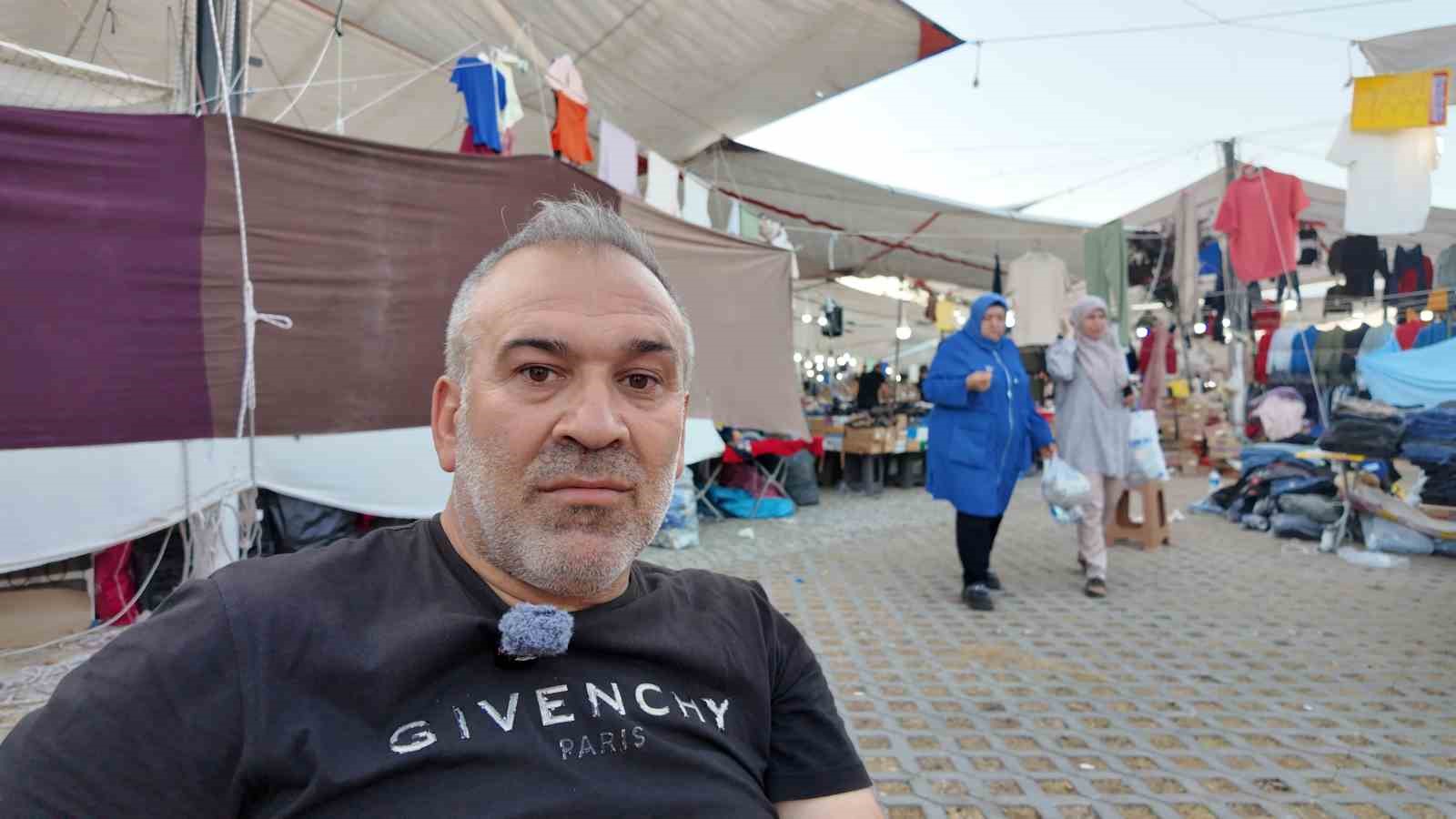 Gediz Tarhana Festivali’nde Kıyafet Pazarı yoğun ilgi görüyor