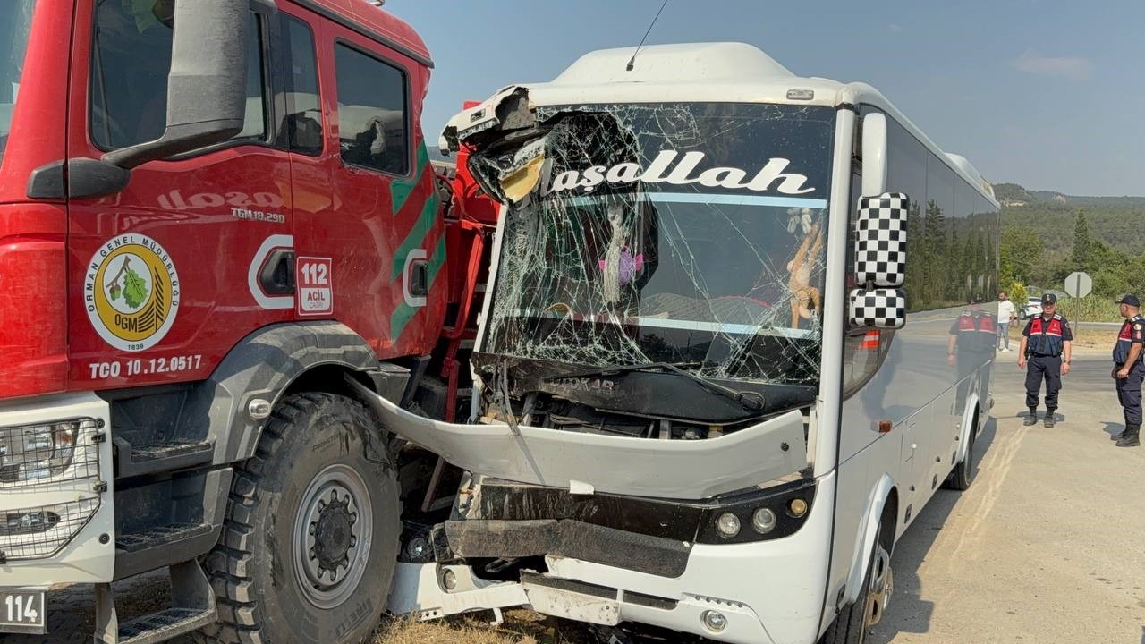 Karabük’te arazöz midibüsle çarpıştı: 3 yaralı