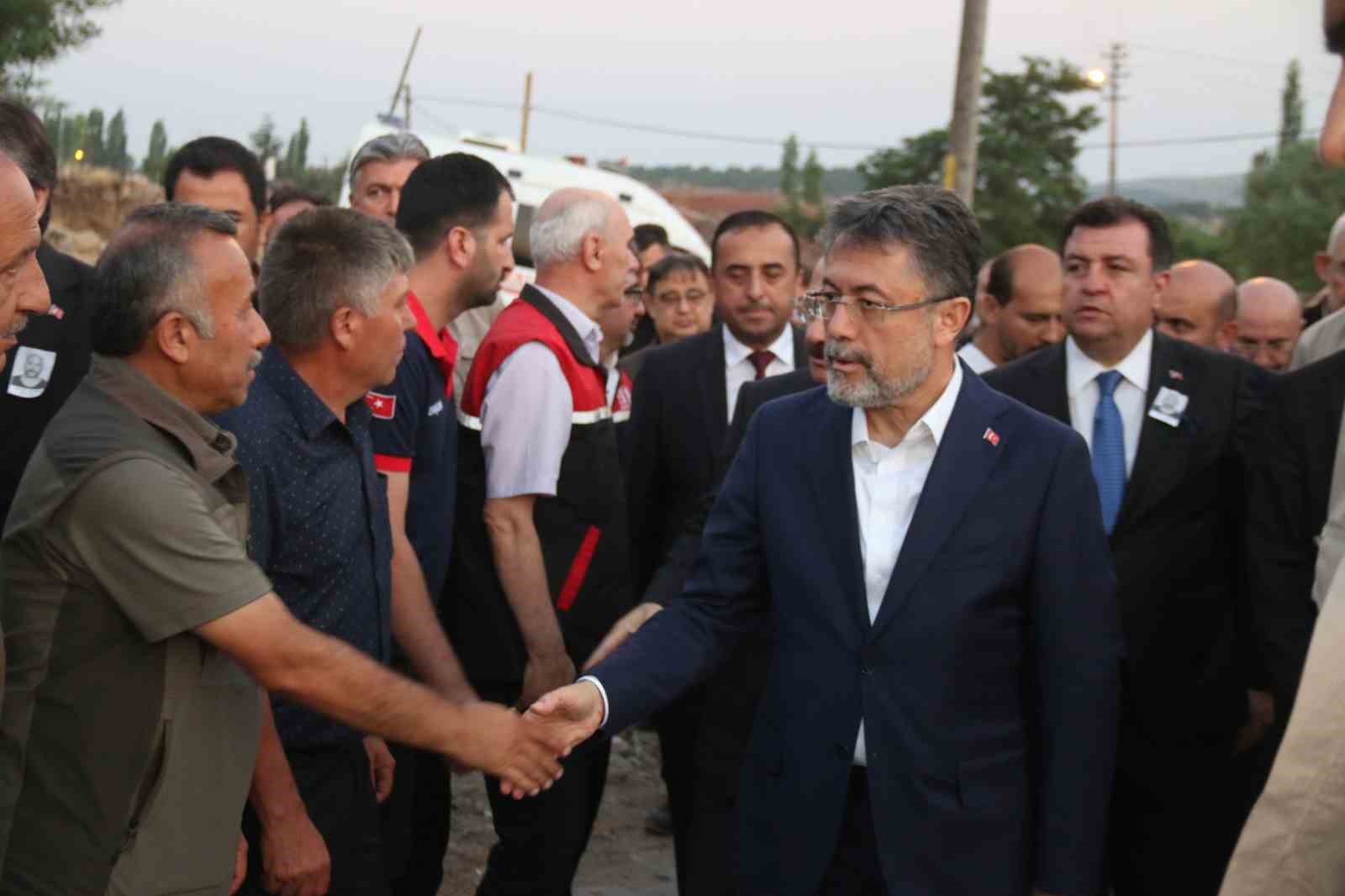 Bakan Yumaklı’dan şehit ailesine taziye ziyareti