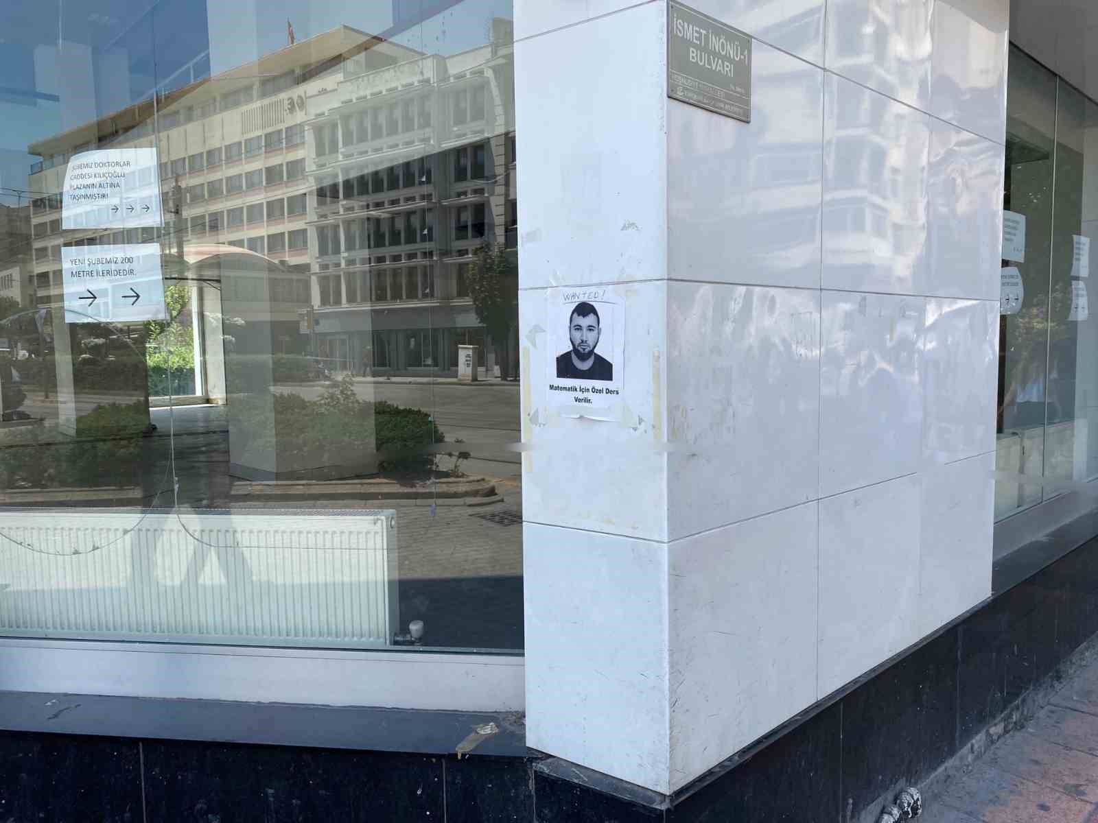 Özel ders ilanı üzerindeki ’wanted’ ibaresi görenleri gülümsetti