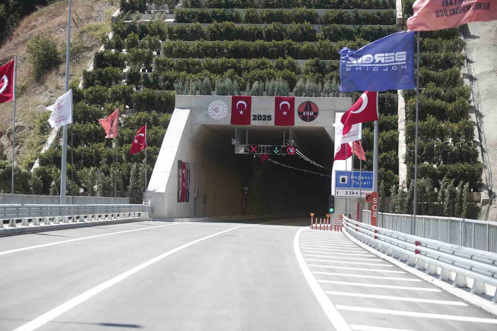 Bursa’yı dağ yörelerine bağlayan Doğancı Tüneli hizmete girdi