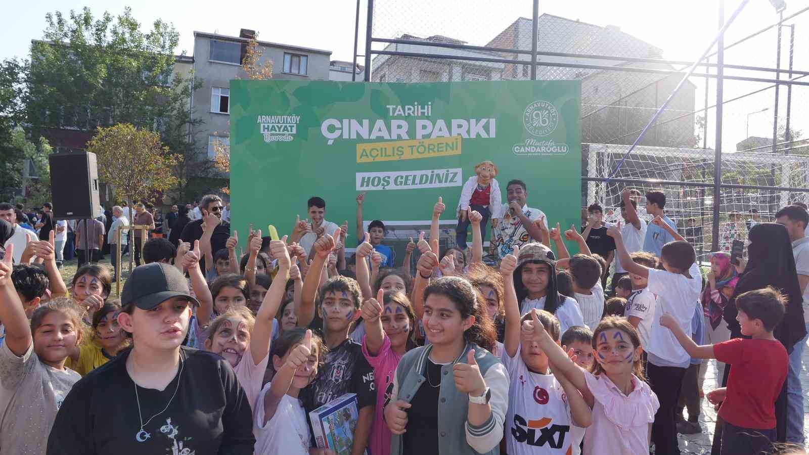 Arnavutköy Belediyesinden asırlık çınar gölgesinde yeni park açıldı