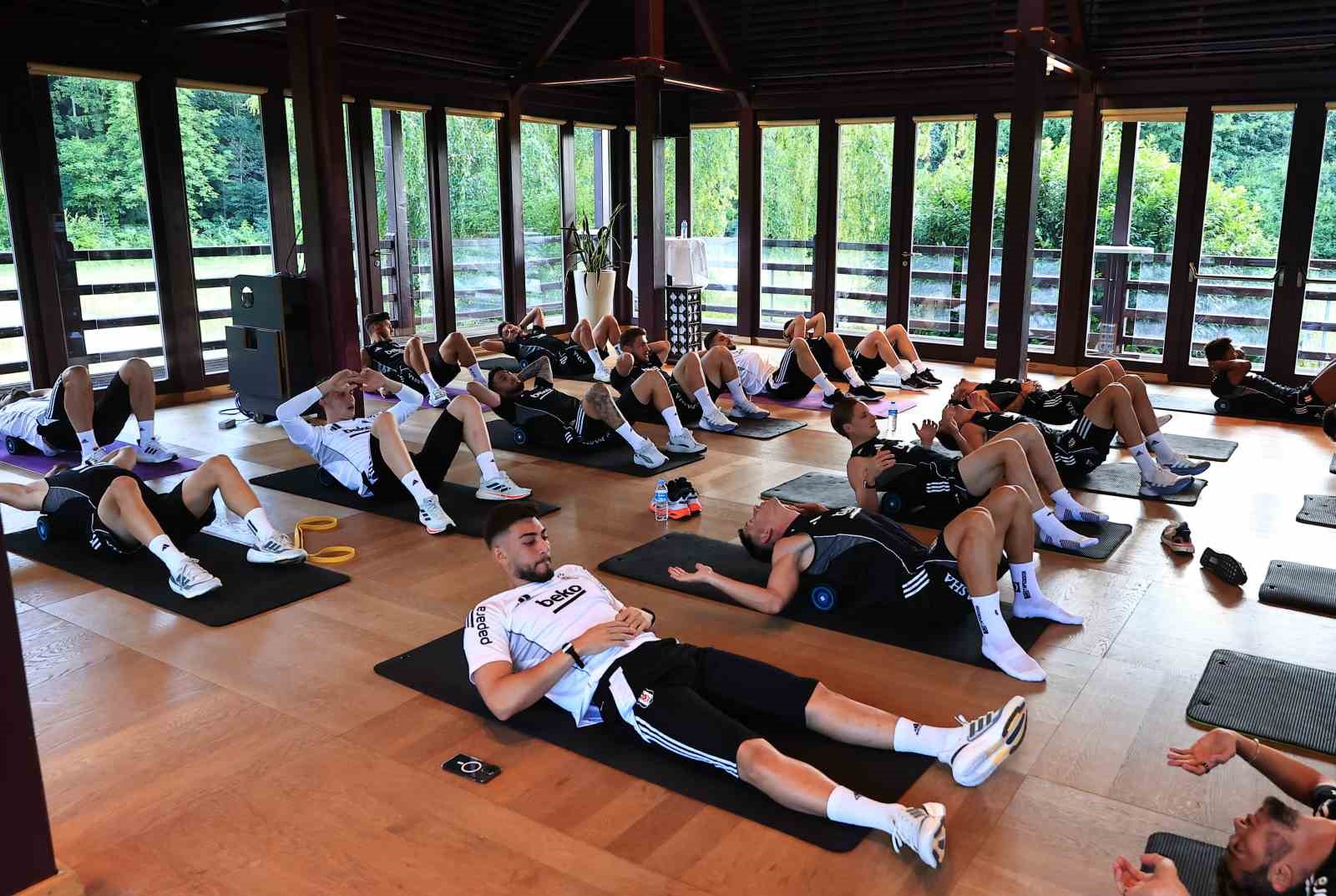 Beşiktaş, Avusturya kampındaki ilk antrenmanını gerçekleştirdi