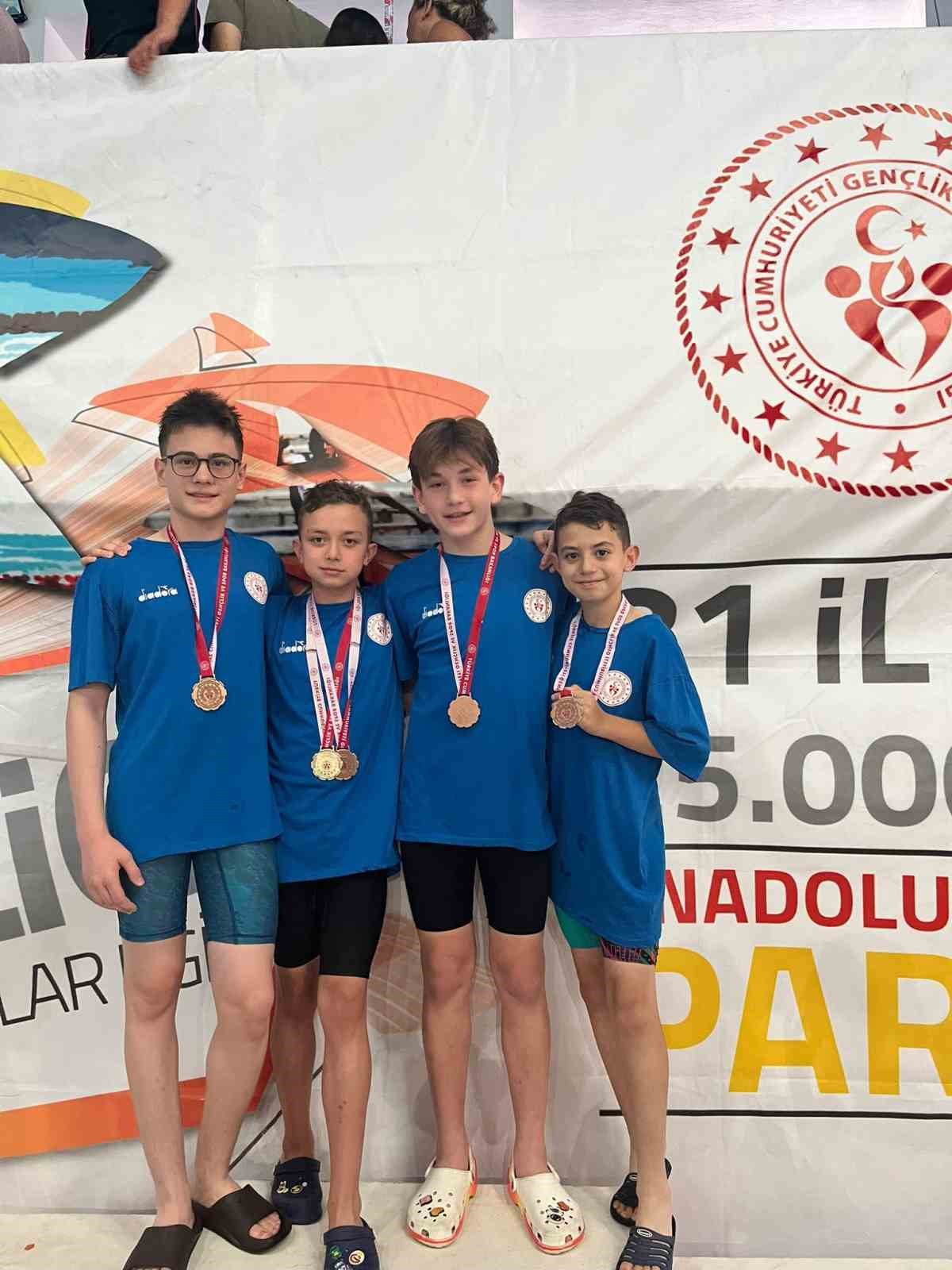 ANALİG Yüzme müsabakalarında Eskişehirli sporculardan büyük başarı