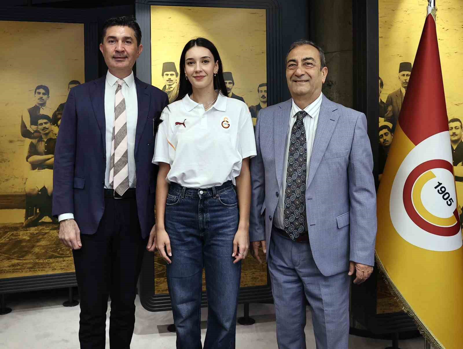Galatasaray, Aslı Tecimer’i transfer etti