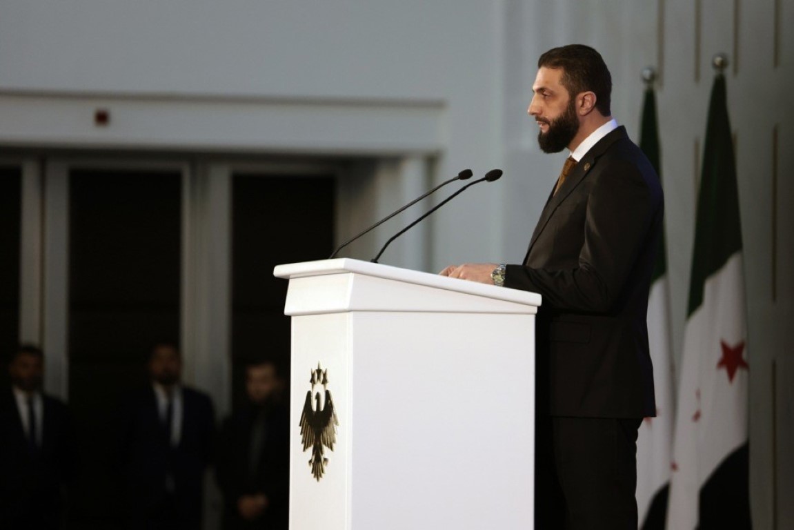 Suriye'de yeni kimlikle törenle tanıtıldı