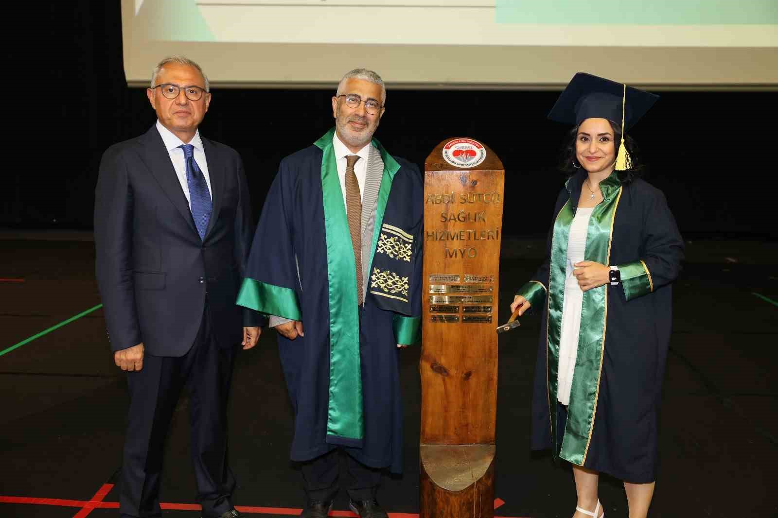 Abdi Sütcü Sağlık Hizmetleri MYO 407 Mezun Verdi
