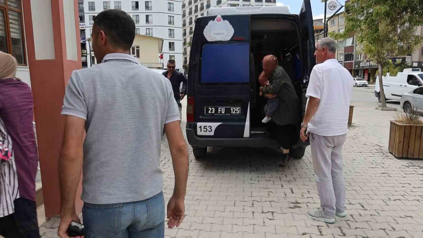 Dilencilerden pes dedirten savunma: Biri ’Namaz kılacağım’, diğeri ’Yasak olduğunu bilmiyordum’ dedi