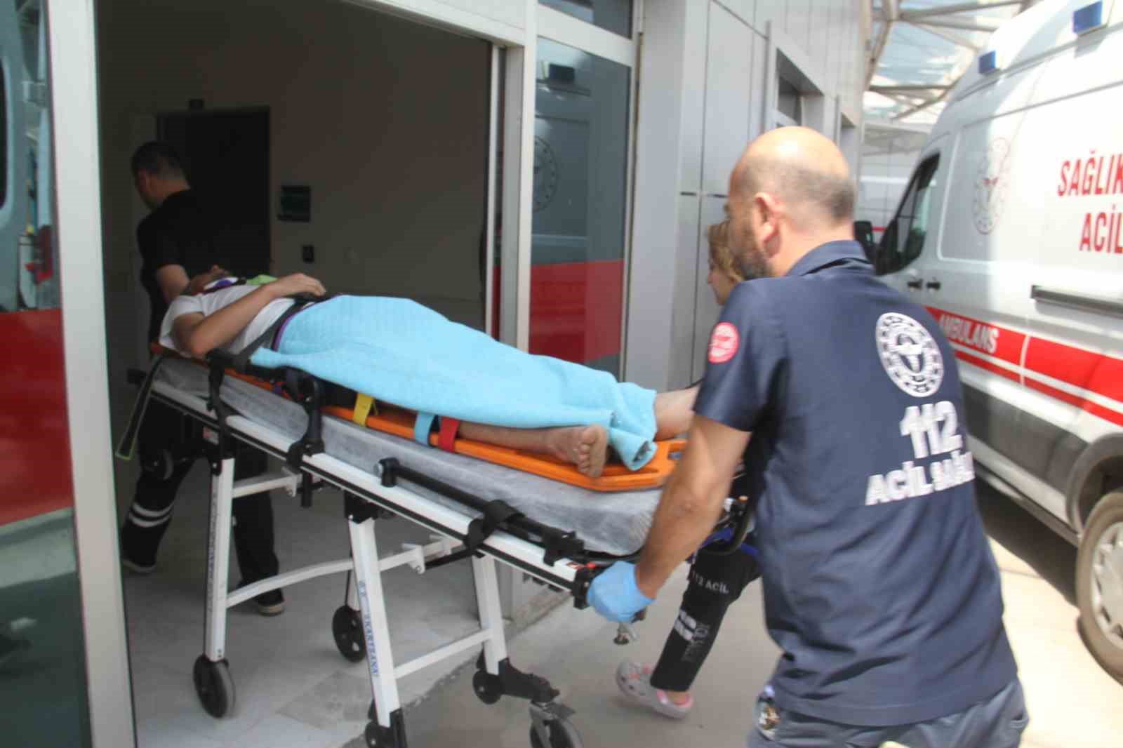 Konya’da kontrolden çıkan otomobil ekin tarlasına savruldu: 4 yaralı