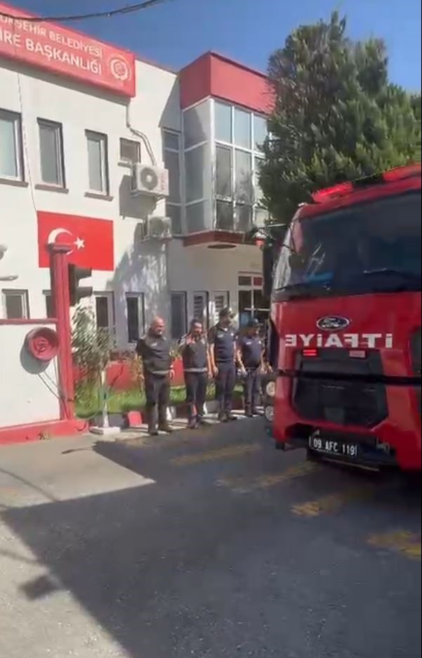 Aydın Büyükşehir Belediyesi İtfaiyesi Uşak yangınına müdahale için yola çıktı