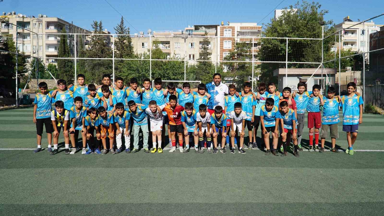 Haliliye’de yaz futbol kursuna çocuklardan yoğun ilgi