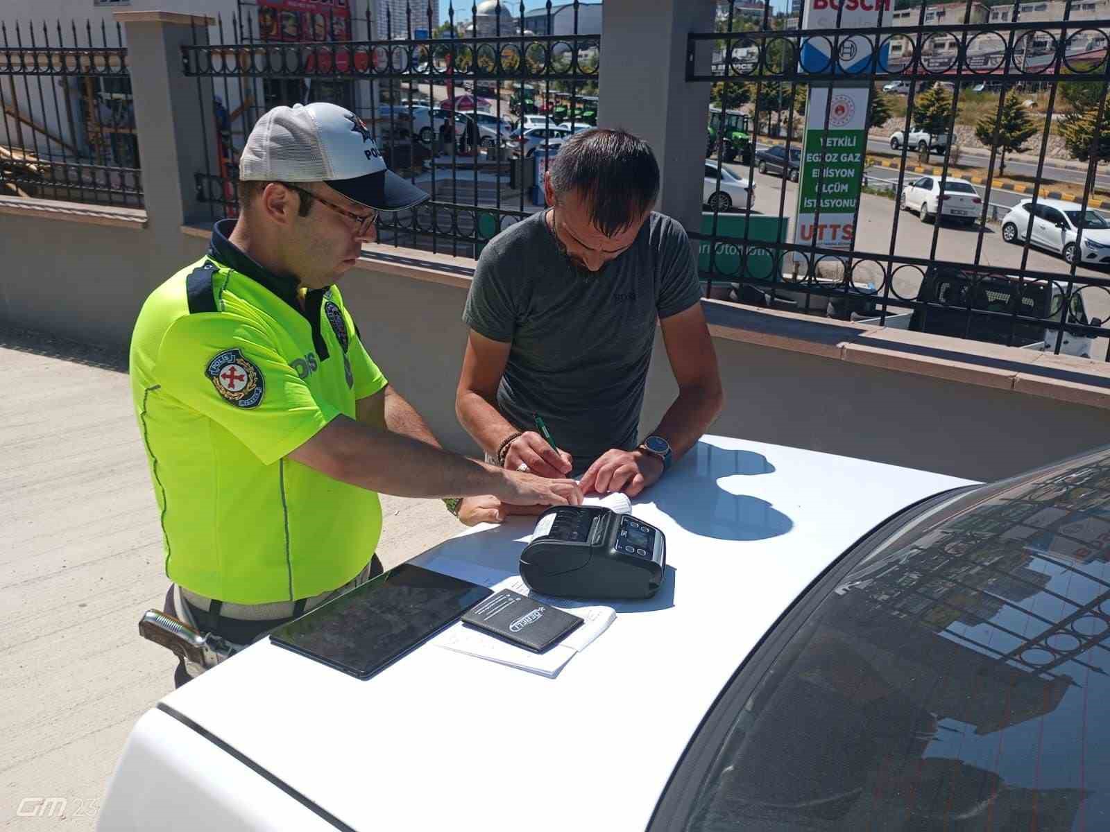 Kastamonu’da drift atan sürücü polis ekiplerince yakalandı