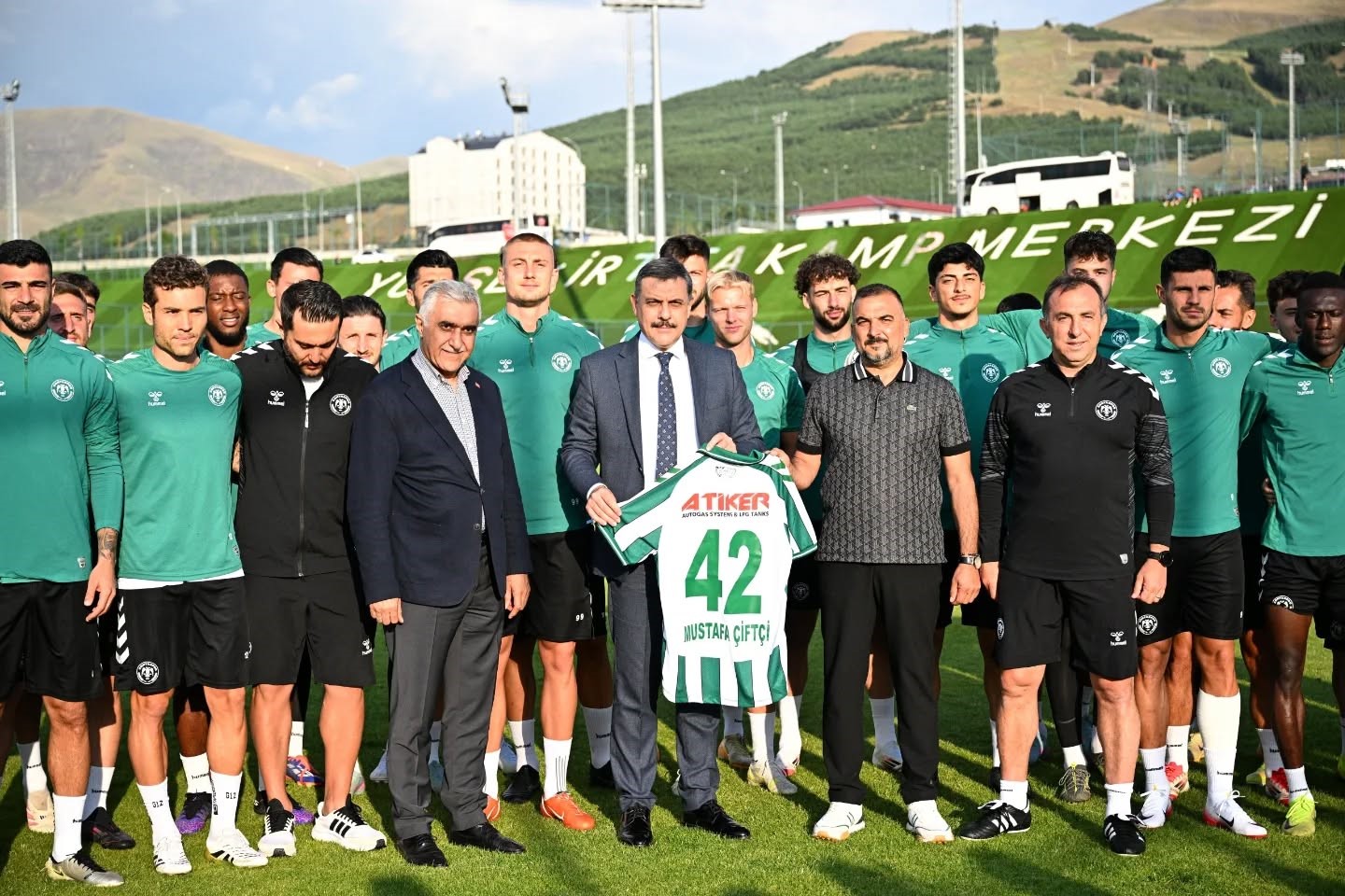 Vali Çiftçi, Konyaspor antrenmanını izledi