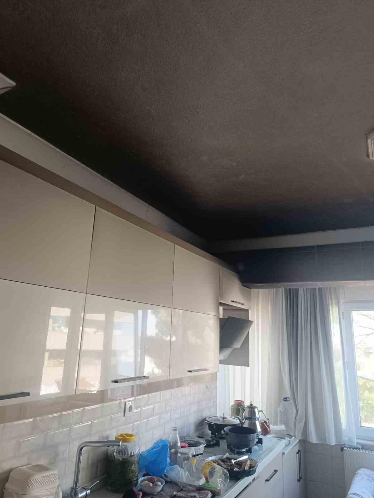 Manyas’ta apartman dairesinin mutfağında yangın çıktı