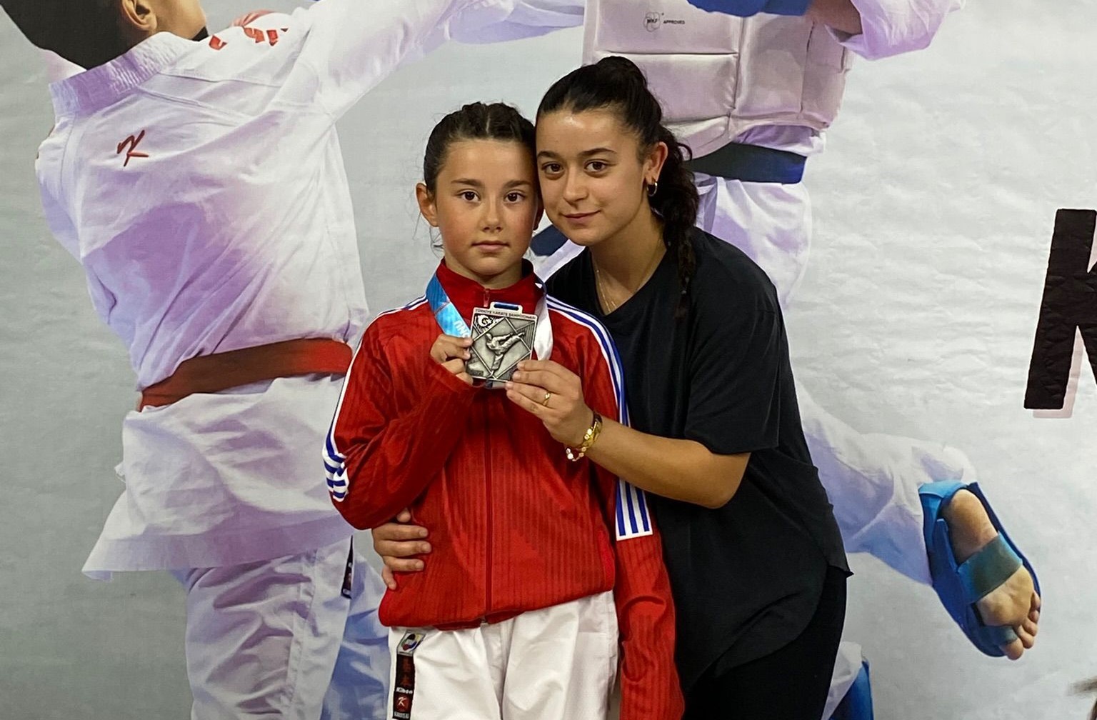 Minikler karate madalya ile döndü